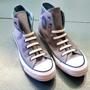 CONVERSE Gray high top sneekers. NEW. Mens 6, women's 8. Rubber laces. Great